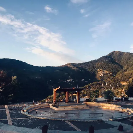 Leono' Σεμπόργκα